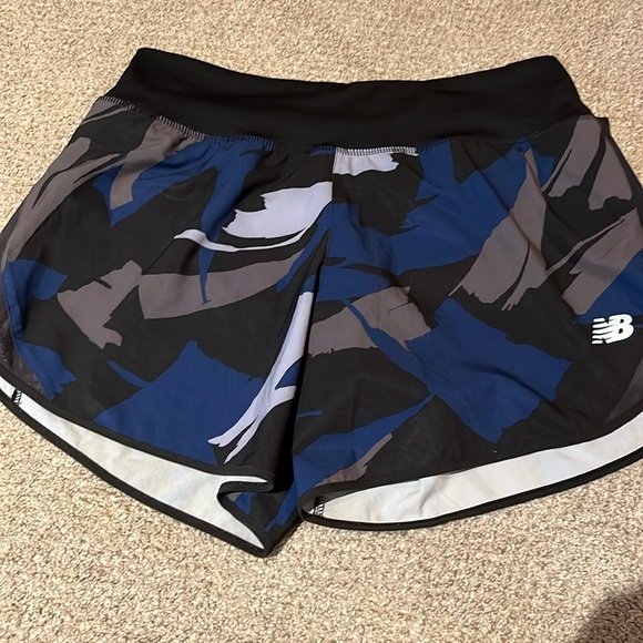 Medium New Balance shorts - Picture 1 of 6